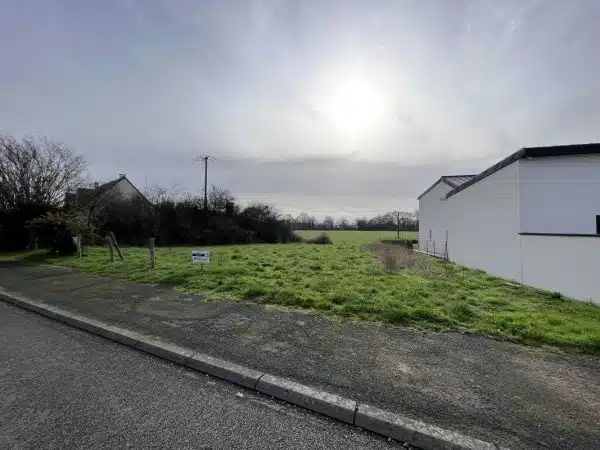 Annonce Terrain + Maison de 94 m² et 4 pièces à La bazoge Montpinçon
